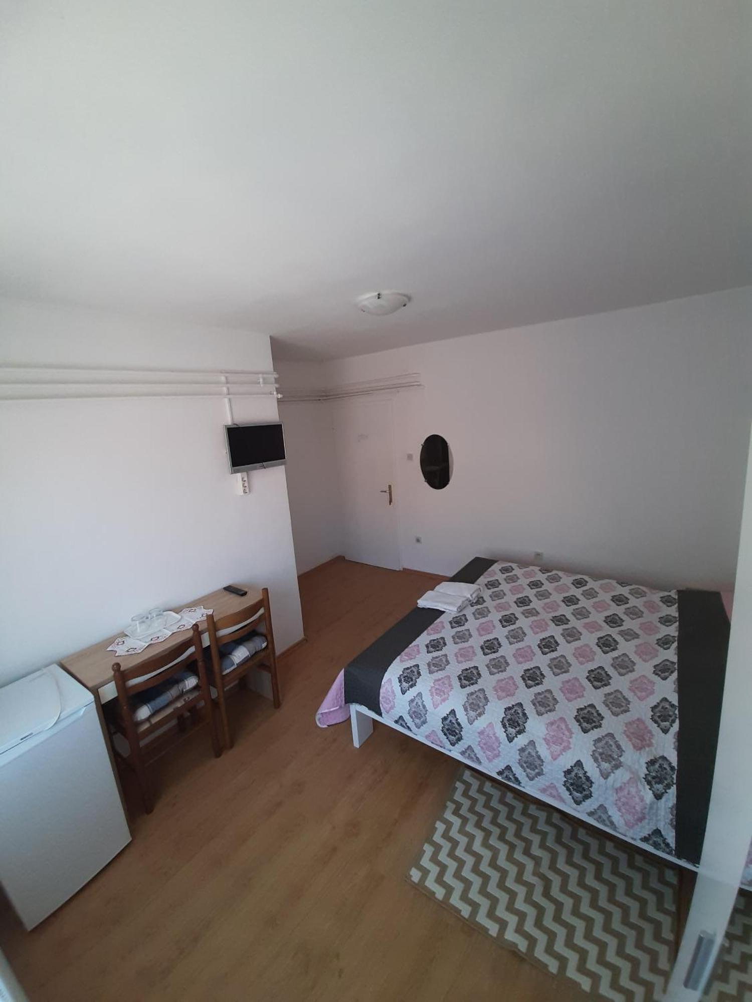 Apartments And Rooms With Parking Space Mali Lošinj Rom bilde