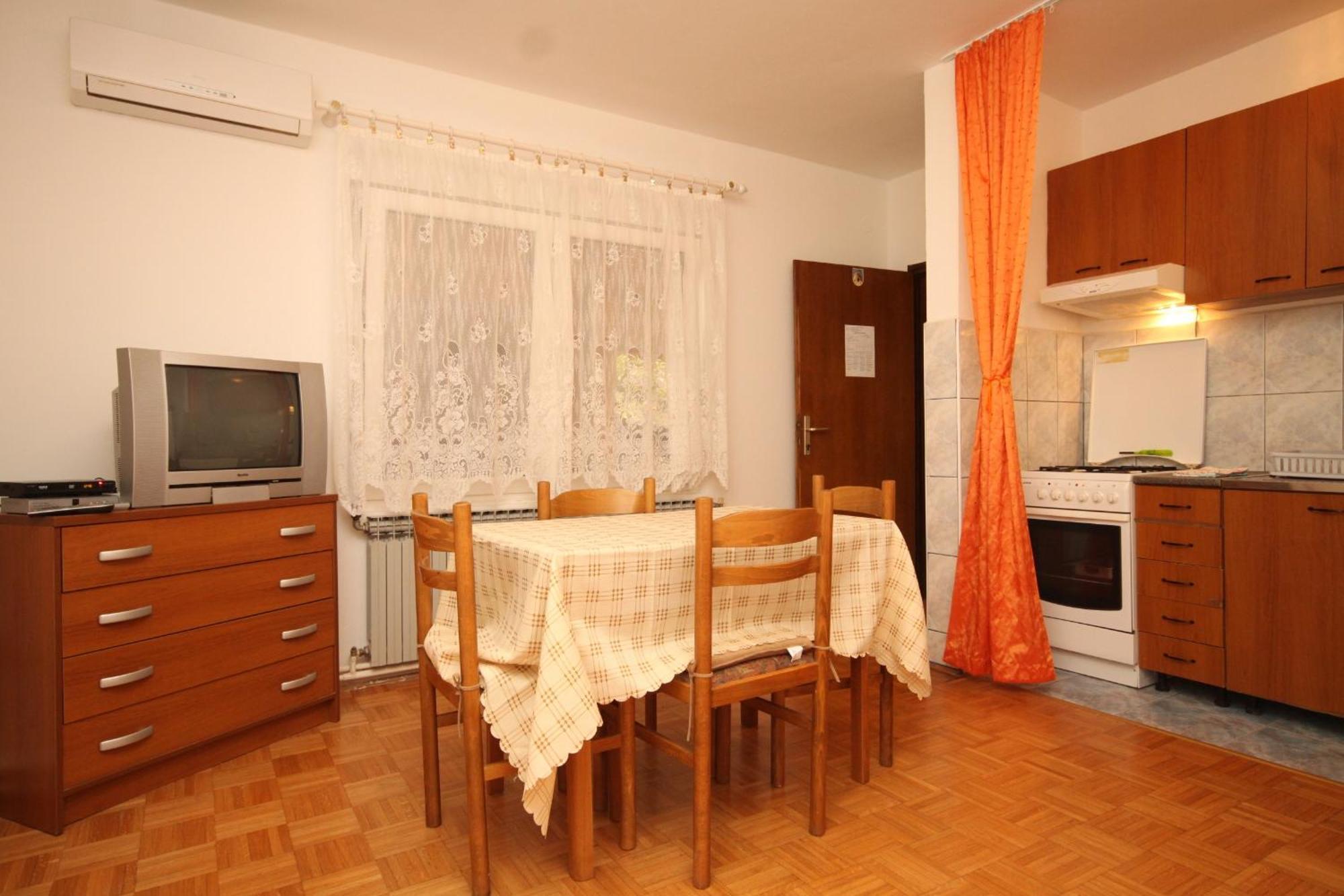 Apartments And Rooms With Parking Space Mali Lošinj Rom bilde