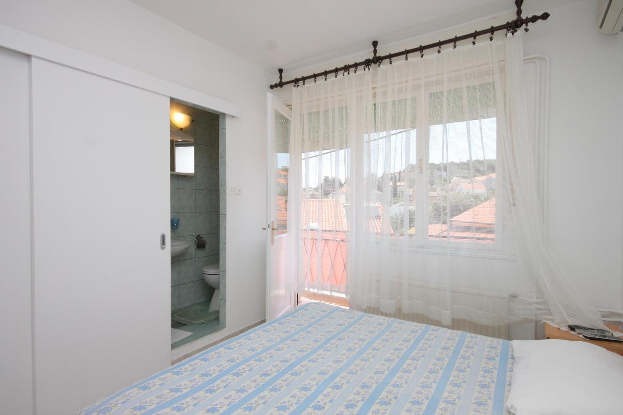 Apartments And Rooms With Parking Space Mali Lošinj Rom bilde