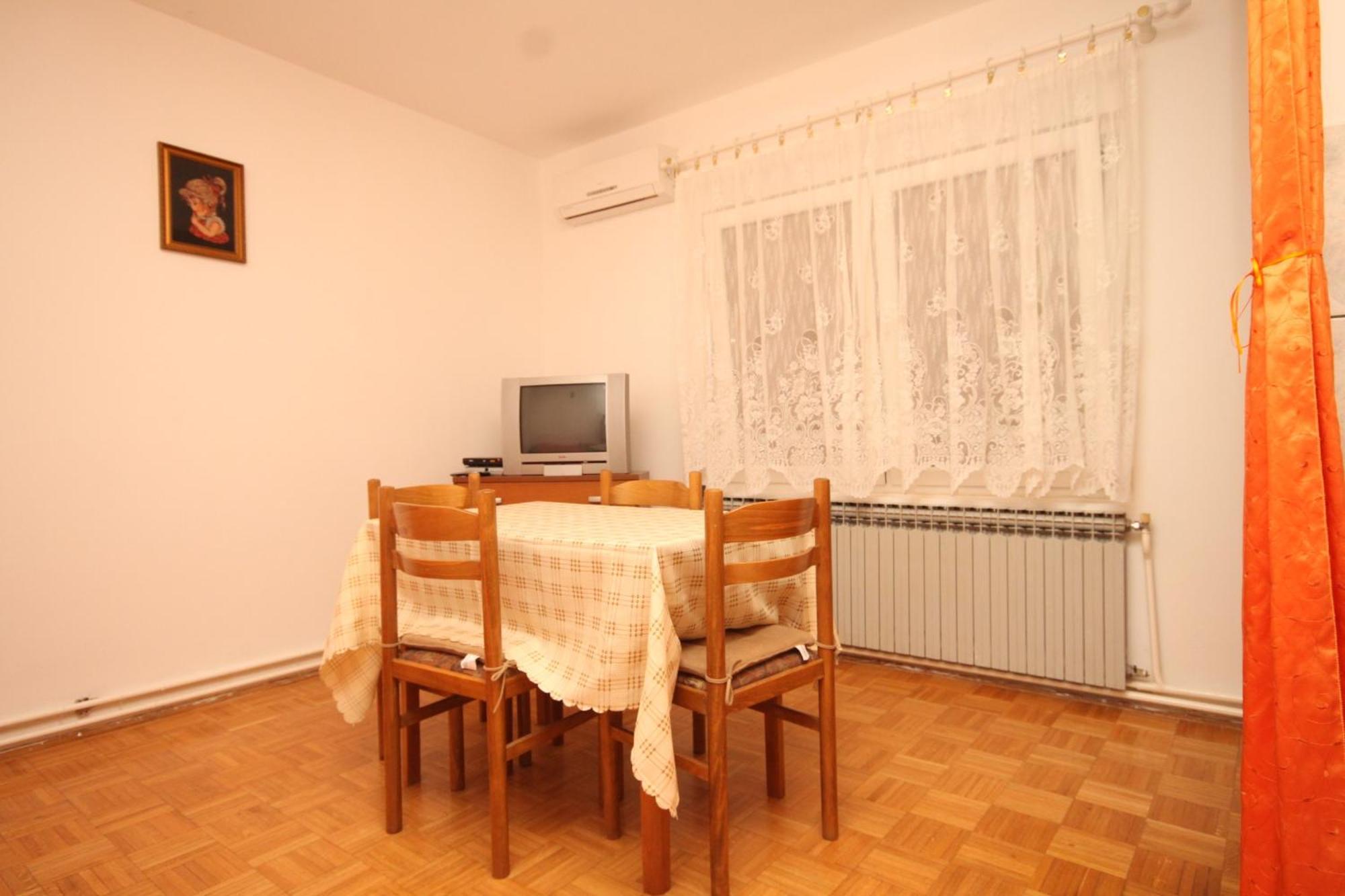 Apartments And Rooms With Parking Space Mali Lošinj Rom bilde