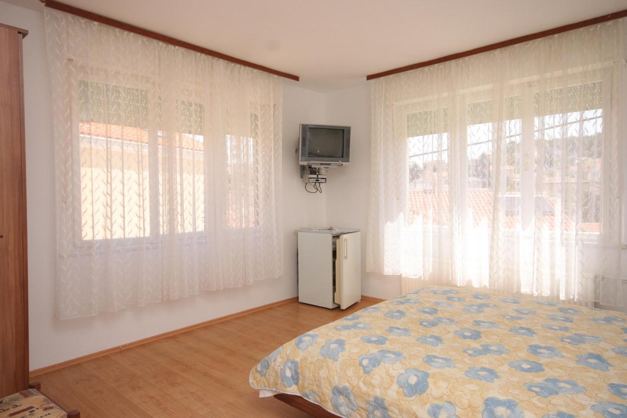 Apartments And Rooms With Parking Space Mali Lošinj Rom bilde